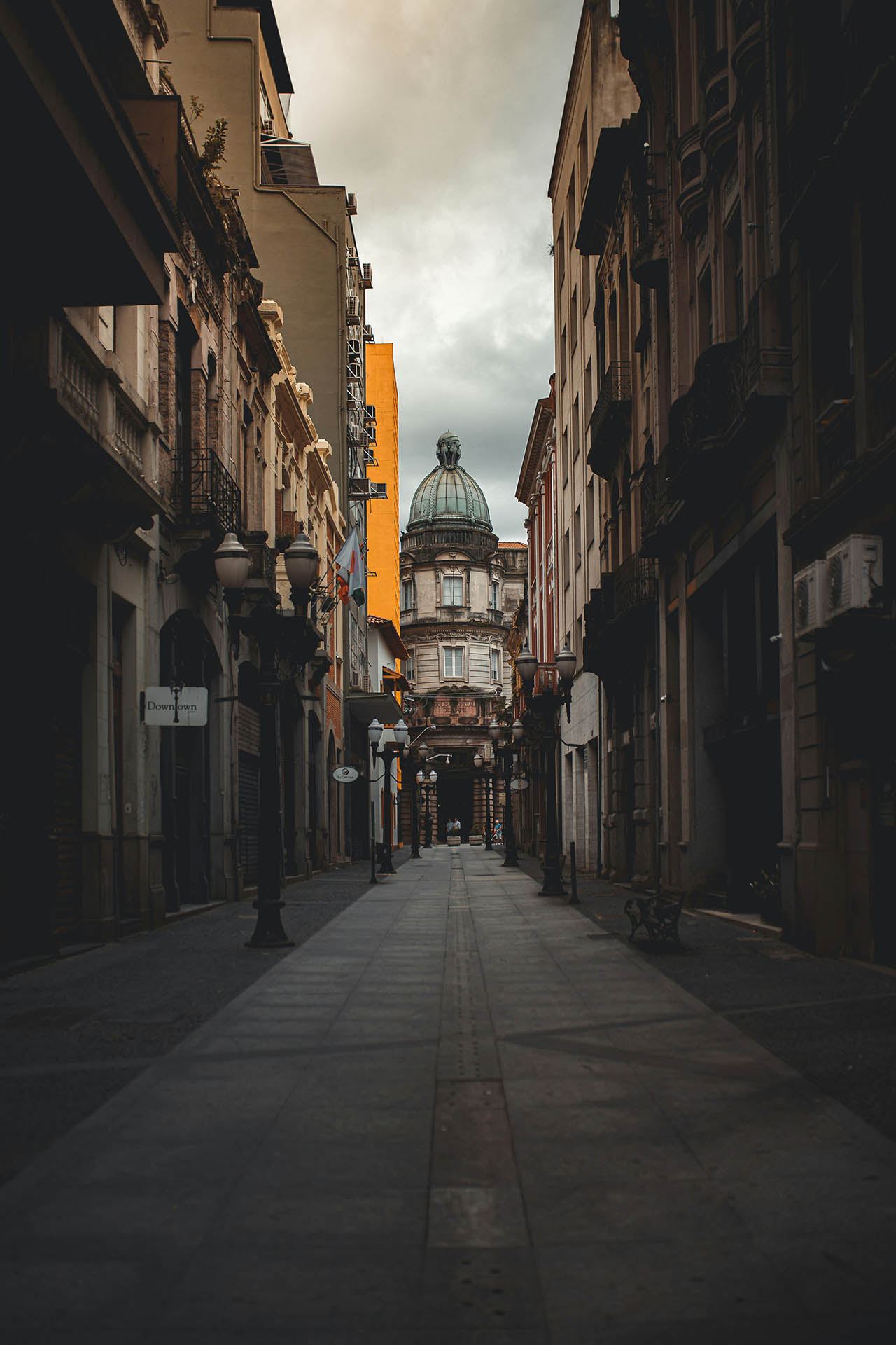 Rua do centro histórico de Santos